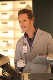Bones Oliver Wells Is A Lab Assistant And Polymath With Multiple Degrees He Has A Wide Range Of Interests Bones Tv Series Bones Season 8 Poor Social Skills