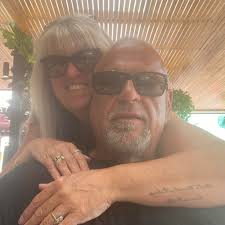 Are shorts allowed for dinner in Aruba?