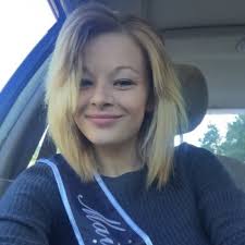 Elizabeth Arledge (@loveliz99)