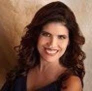 Kari Molnar's Instagram, Twitter & Facebook