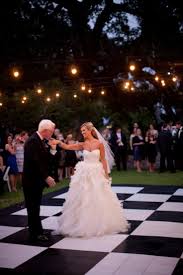 Black And White Checkered Dance Floor I Love The Outside Wedding And The Dance Floor The Tres Chic Outside Wedding Wedding Dream Wedding