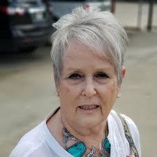 Loren Bell's Instagram, Twitter & Facebook