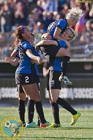 Reign Shine In Home Debut Soccer Pictures Reign Women S Soccer
