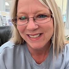 Cara Kelley's Instagram, Twitter & Facebook