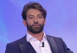 A top, ma che davero. Com Era Gianni Sperti Di Uomini E Donne Da Giovane La Foto Che Spiazza Moda Donna Spettacolo Gossip E Bellezza Leichic It