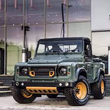 Kahn Defender 2 2 Paying Careful Attention To Its Timeless Design Chelsea Truck Reimagines And Reinvents The Defender I Land Rover Defender Land Rover Trucks