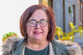 Rachel Gumm's Instagram, Twitter & Facebook