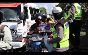 Kempen keselamatan jalan raya bertempat di wakaf bharu, tumpat kelantan melibatkan : Sebanyak 47 Pelanggar Tergaruk Dalam Ops Keselamatan Di Hari Ke 8 Balipuspanews Com