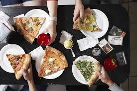 Adults and youth (ages 13 and older) need an average of 2,000 calories a day, and children (ages 4 to 12) need an average of 1,500 calories a day. Where To Find The Best Pizza In Boston Right Now
