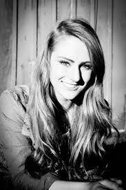 Lauren Lund's Instagram, Twitter & Facebook