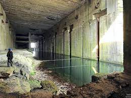 The height of the structure is between 22.5 and 27 metres (74 and 89 ft). Junge Leute Aus Acht Landern Legen Vermachtnisse Des Bunkers Valentin Frei Bremen