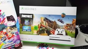 Fortnite est un hybride action équipe / stratégie actuellement en développement par epic. Le Pack Xbox Fortnite Dans La Video Obtenir Les Recompenses De Noel Sur Fortnite Nouveaux Defis De Noel Spotern
