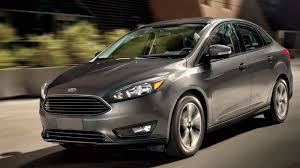 Giá xe ôtô hôm nay 1/12: Ford Focus ưu đãi 20 triệu cho 2 bản