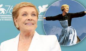 At age 12, andrews made her professional solo debut at the london hippodrome, singing the difficult aria je suis titania from mignon as part of a musical. Julie Andrews Of The Sound Of Music Fame Talks About Losing Her Singing Voice During An Operation Daily Mail Online