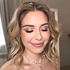 Reel by Anna Gajda (@visagebyanna) · April 6, 2022