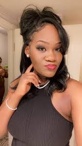 Alexis Wiggins's Instagram, Twitter & Facebook