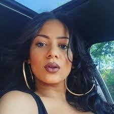 Faye Melville's Instagram, Twitter & Facebook