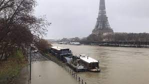 Record de pluie en 1 heure à paris, des stations de métro inondées, les pompiers débordés Inondations En Ile De France Ce Jeudi Les Pompiers De Paris Securisent Les Peniches