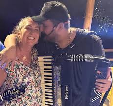 Mãe de Virginia Fonseca está de amor novo; saiba quem