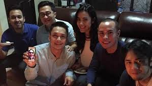 Tips menjaga hubungan ala michella putri dan randy pangalila. Sosok Mantan Pacar Randy Pangalila Benny Panjaitan Meninggal Dunia