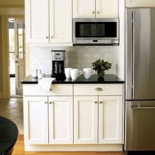 We Re Still Obsessing Over This Woman S Aqua Kitchen Makeover And Insane Pyrex Collection Kitchen Kitchen Layout Microwave In Kitchen