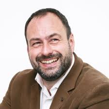 Neil Garner's Instagram, Twitter & Facebook