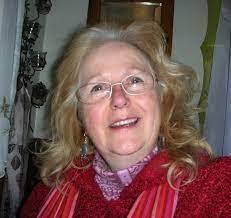 Sandy Macfarlane's Instagram, Twitter & Facebook