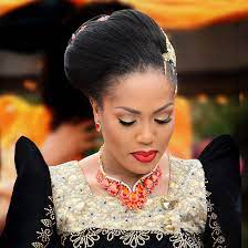Kwanjula Photography In Uganda Buganda Culture Hamuzakarizmakaweesihttp Hamuzakarizmakawees African Wedding Attire African Wedding Couples African Outfits