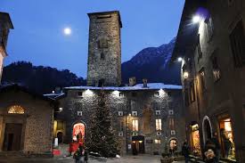 Ma per far vedere babbo natale ai bambini non è necessario andare così lontano: La Casa Bergamasca Di Babbo Natale A Gromo Uno Dei Borghi Piu Belli D Italia Incinqueconlavaligia