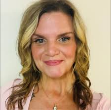 My boyfriends flying in and has never been to Chicago really. What are some  recommendations for restaurants or Christmas popups??? We'll be around the  United Center but we can always uber to