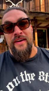 Btches get dolled up & think yu miss em btch u was crazy not ugly 🤦🏽