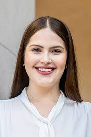 Caroline Seyer's Instagram, Twitter & Facebook