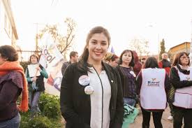 Karol cariola, diputada del partido comunista (pc) por las comunas de recoleta e independencia karol cariola y cristián cuevas se muestran como los grandes ganadores del partido comunista. File Karol Cariola En Independencia 24082013 Jpg Wikimedia Commons