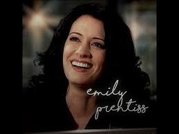 cme sing infront of my house jake! for erika @scrpiofilms happy birthday  angel💖