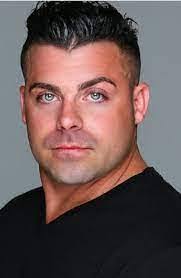 Tyler Glovin's Instagram, Twitter & Facebook