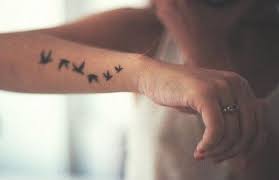 Girl Tattoos Tumblr Google Search Kus Dovme Kol Ucan Kuslar Dovme Kus Dovmeleri