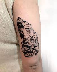 Greatest of all gods, reflecting power and greatness, zeus is believed to be the ruler of entire. Zeus Tattoo By Facundo Erpen Tattoogrid Net