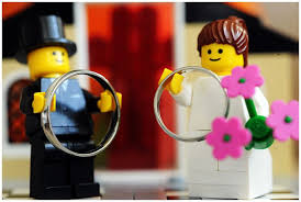 Birds Do It Bees Do It Pin By Diana Inocencio On Legolego Bee Do Mirror Table Lego Blocks