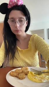 Carissa Mooney's Instagram, Twitter & Facebook