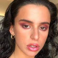 On a zoom call from her home in argentina, peluso, dressed in loungewear, unveils a relaxed demeanor. Pin En Nathy Peluso