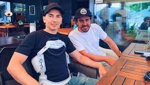 Alonso si prepara al ritorno in f1 dopo aver lasciato la mclaren a fine 2018. Instagram El Encuentro Fortuito De Alonso Y Lorenzo En Una Cafeteria De Lugano
