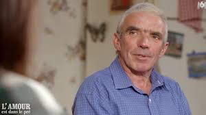 L Amour Est Dans Le Pre 2020 Cet Objet Appartenant A Philippe Qui A Beaucoup Amuse Les Internautes Femme Actuelle Les Videos