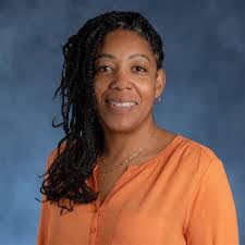 Lee Weatherly's Instagram, Twitter & Facebook