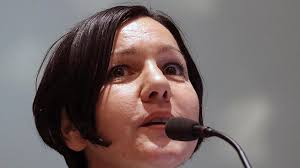 Héctor morales se lanzó contra luis gnecco y javiera parada por apoyo a ignacio briones el actor se refirió a la aparición de sus colegas en la campaña del exministro de sebastián piñera. Mundo Politico Reacciona A La Renuncia De Parada Oficialismo Destaca Sentido Comun En Medio Del Silencio Del Fa Emol Com