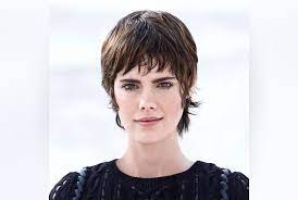 Coupe courte pour un visage rond : Cheveux Courts Femme Les Tendances 2019 2020 De L Automne Hiver