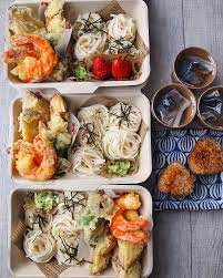 暑い夏のお弁当といえば ひんやり美味しい 麺弁当 喉越しのいいそうめんに具沢山の冷やしうどんなど 麺弁当 をもっと楽しむレシピとお洒落な盛り付けアイデアをご紹介します 料理 レシピ レシピ 麺 弁当
