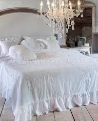Donati il piacere di essere coccolato in questo morbido copripiumino di purissimo cotone dai toni provenzali !!! Trapunta Matrimoniale Shabby Chic Serie Quot Rugea Quot Blanc Maricl Ograve Super Sconto Shabby Chic Shabby Letto Nuvola