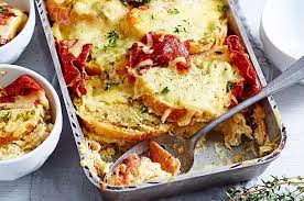 Das Brot Muss Weg Auflauf Mit Salami Rezept Lecker Salami Rezepte Brotauflauf Leckere Auflaufe