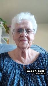 Carolyn Sabol's Instagram, Twitter & Facebook