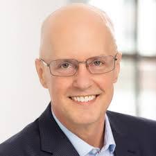 Chris Leader's Instagram, Twitter & Facebook